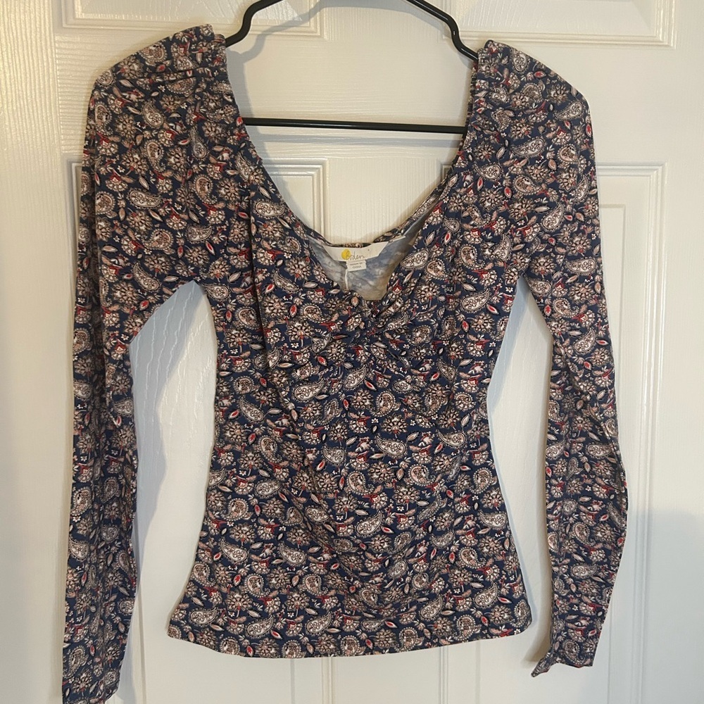Borden brand long sleeve size 4 nwt